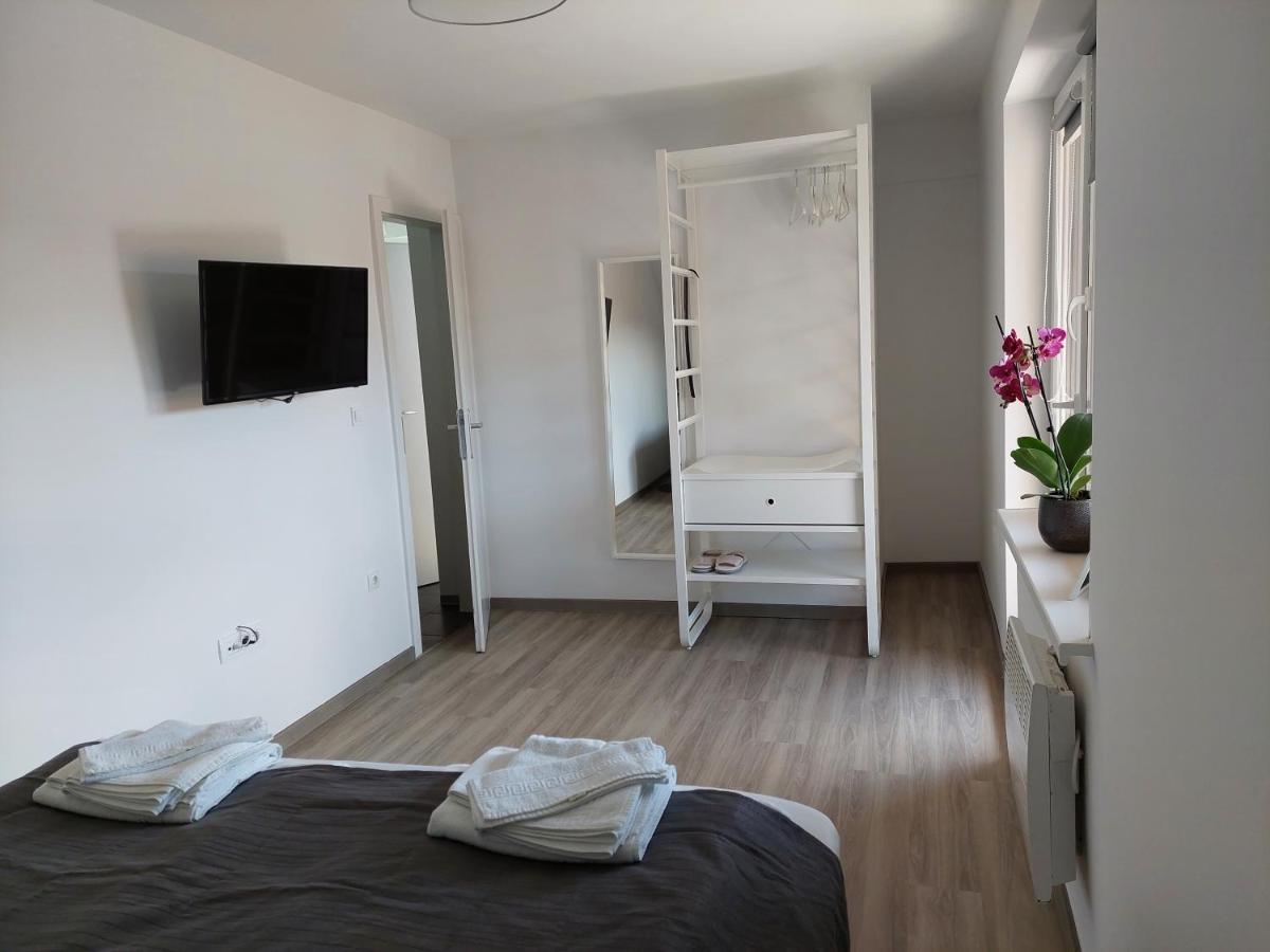 Apartment Trubarjeva33, Near Ljubljana, Free Parking Velike Lasce Kültér fotó